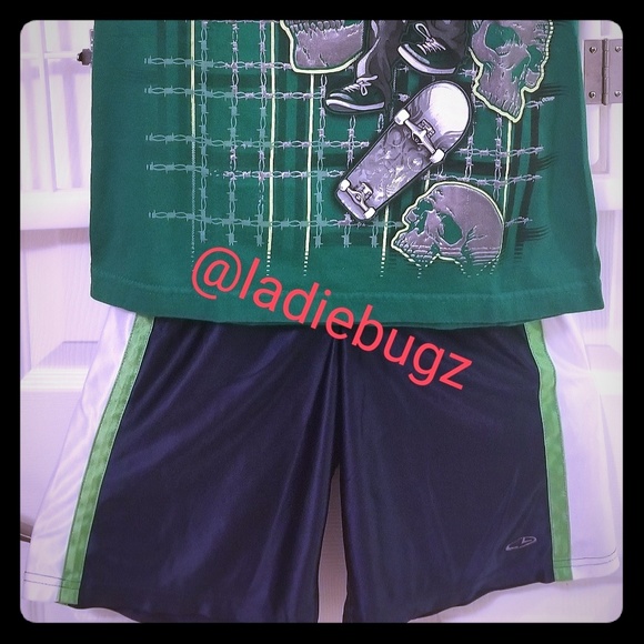 Champion Shorts & Tshirt with Skateboarder, Skulls - Picture 5 of 5